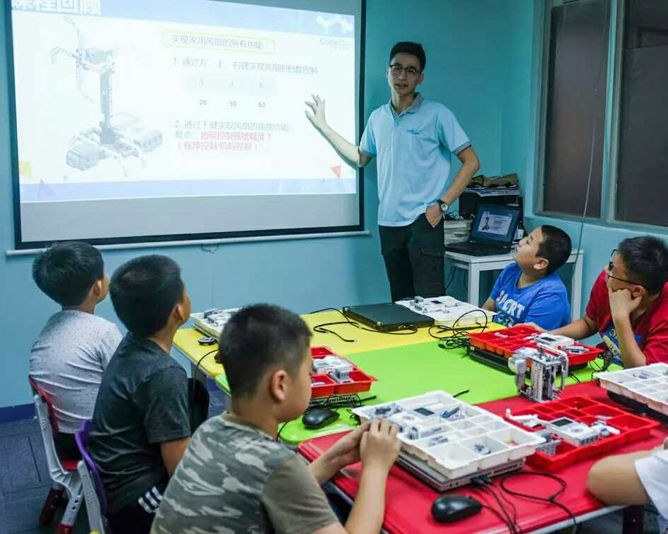 广州天河少儿编程培训班、乐高机器人课程、人工智能Python图1