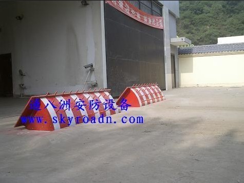 供应智能液压路障机手机可控路障机  交通路障机 通八洲智能LA4540路障机图3