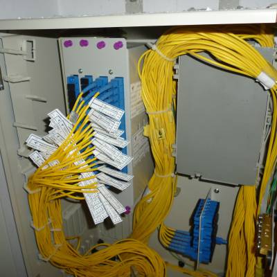 Walking UPS机房布线BVR、Cat6布线、光缆光纤 、智能楼宇系统、安防电缆、楼宇电缆、图2