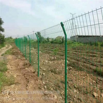 供应海南文昌护栏 隔离栅 高速公路安全设施环保护栏网表面浸塑图1