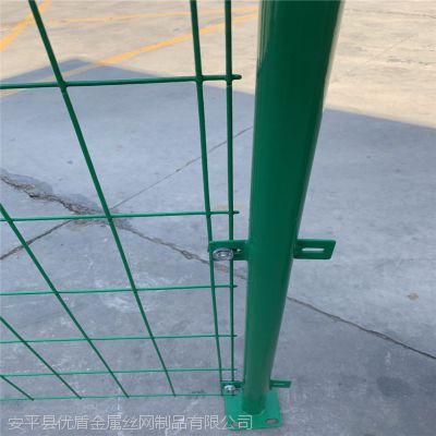 供应海南文昌护栏 隔离栅 高速公路安全设施环保护栏网表面浸塑图2