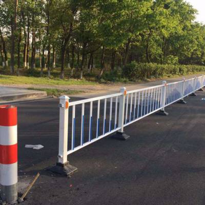 安徽道路护栏-昌顺交通设施-高速道路护栏图1