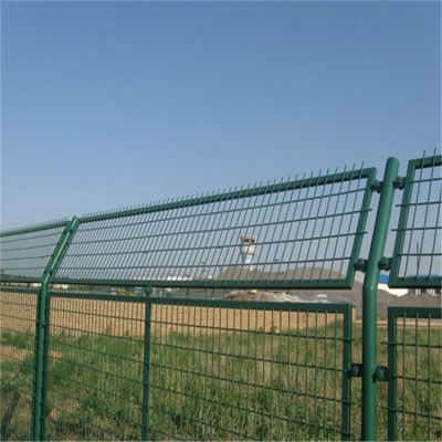 农业基地圈地护栏网 框架护栏网厂家 铁路边框防护网