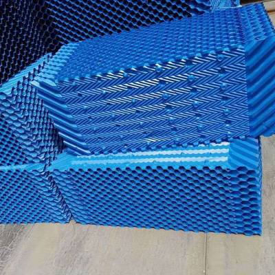 【太快了!人工智能】冷却塔填料自动化机器 1500*500填料有几种 河北华强图1