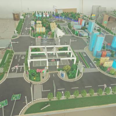 智能交通沙盘模型智能停车场沙盘模型高速公路事故场景模拟沙盘模型图1