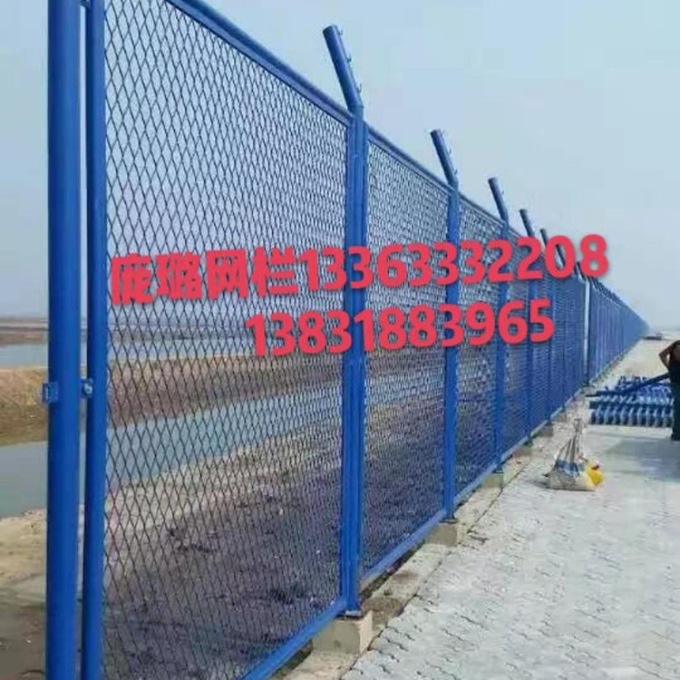 常年生产  监狱防攀护栏网机场安防护栏网 机场护栏网 机场隔离网 围墙监狱护栏网图2