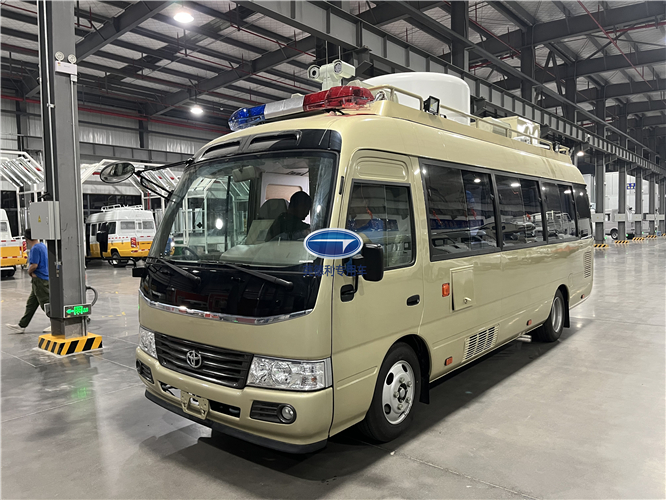 丰田考斯特 通信指挥车 应急指挥车 移动通讯车 卫星通信车 动中通卫星车图1