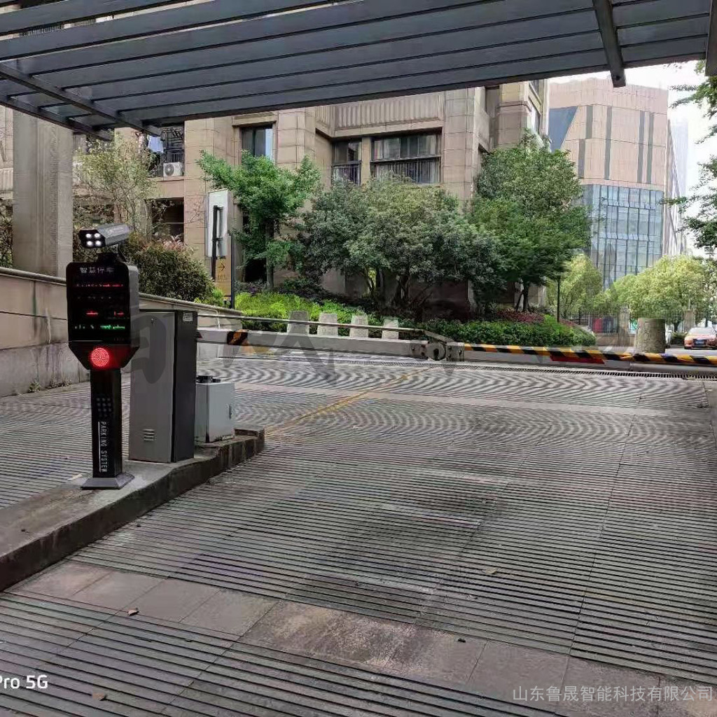 鹿晟智能 青岛小区椭圆升降杆 智能道闸批发 LS系列 上门安装图2