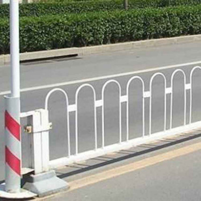 城市中心护栏    交通锌钢护栏    城市交通护栏