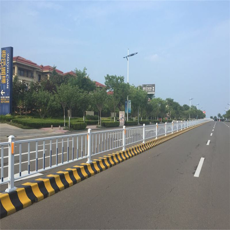 道路护栏 道路交通护栏 城市道路护栏 金盈交通护栏厂家图1