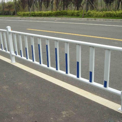 交通护栏  市政工艺  锌钢护栏  安全围栏  道路交通护栏     公路防护栏