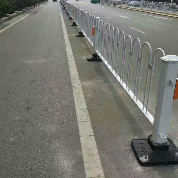 安平雄丰 人行道路护栏 道路分隔护栏 城市交通护栏 交通隔离护栏 可定做图3