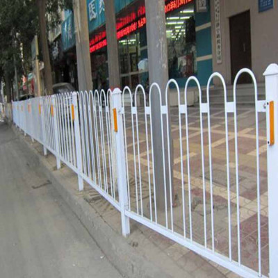 京式交通护栏厂家    锌钢交通护栏    锌钢交通围栏