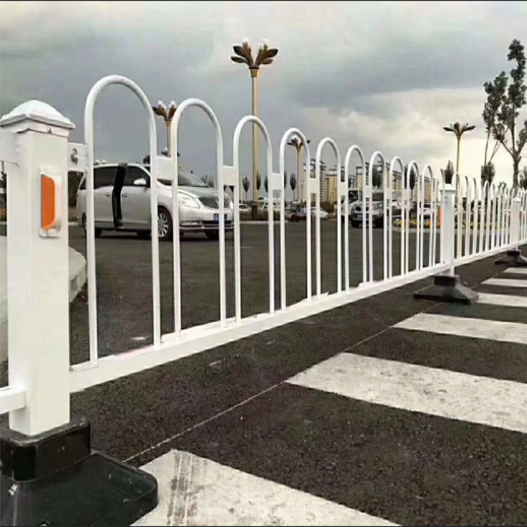 华光道路中间隔离护栏/道路交通隔离护栏/京式交通护栏定制厂家图1