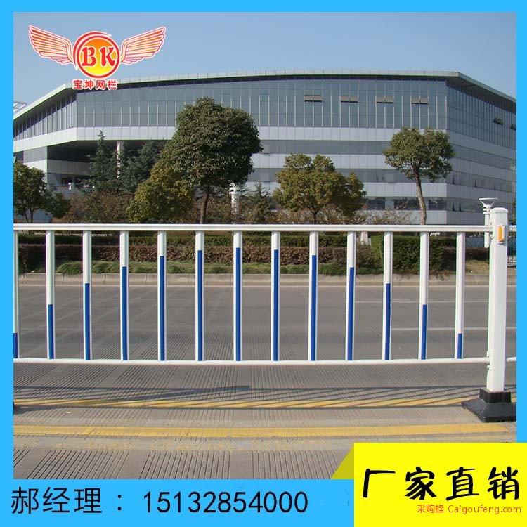 广东清远连山交通护栏水泥底座 塑料底座 厂家供应