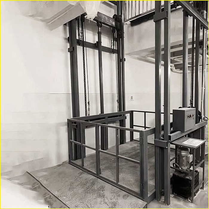 鑫向阳牌液压升降平台升降货梯1.0系列图1